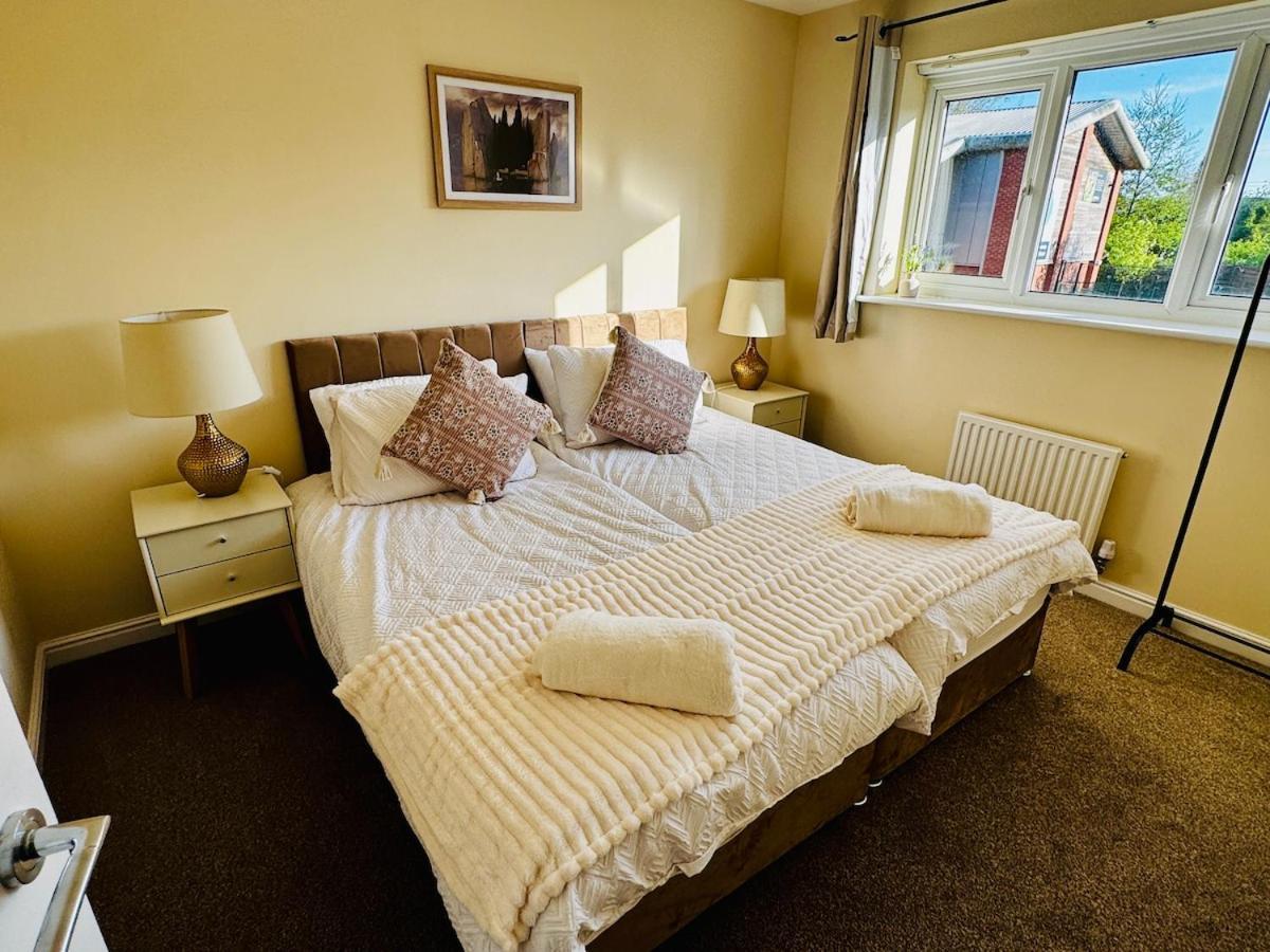 Hub - 2br With Free Parking, Near Airport & Attractions Holiday home *