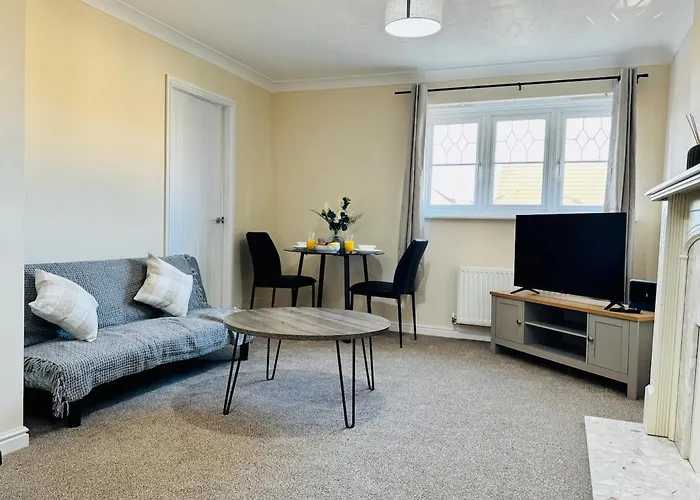 Manchester Stay Hub - 2Br With Free Parking, Near Airport & Attractions